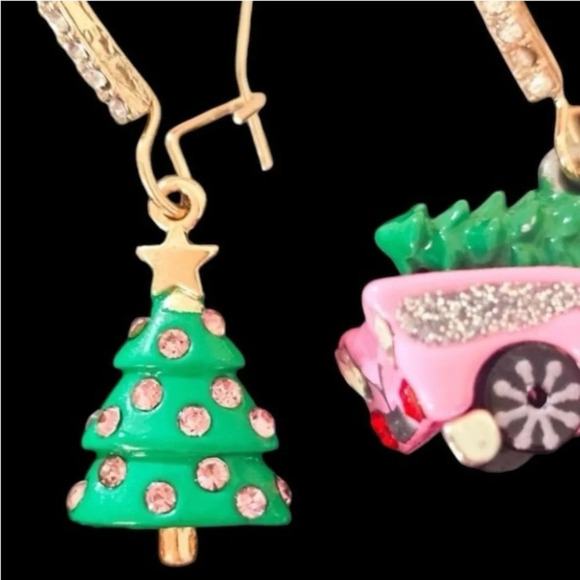 BETSEY JOHNSON Christmas Holiday Mismatch Santa Driving Car & Tree Earrings NWT - Picture 6 of 6